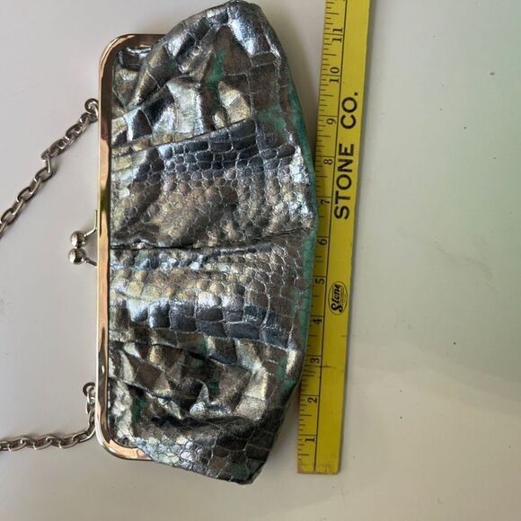 Candies Women's Metallic Silver Snakeskin Pattern Clutch Bag - Picture 3 of 6